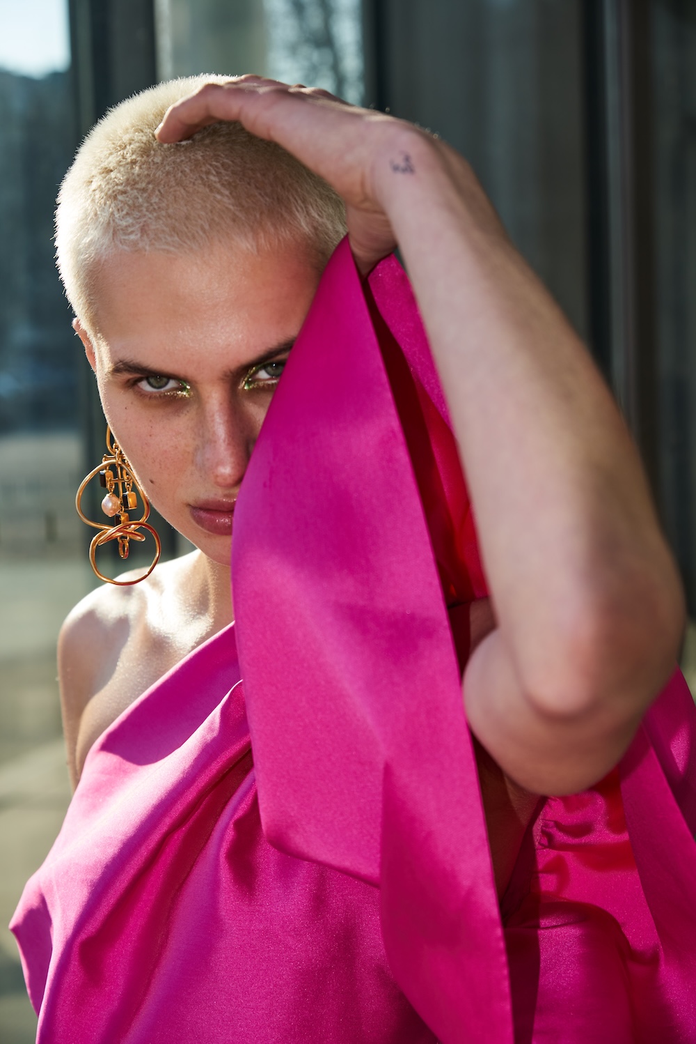 avenger-coren-pollok-styling-street-couture-editorial-lauren-leiss-traffic-light-evening-earring-pink-dress-low.jpg