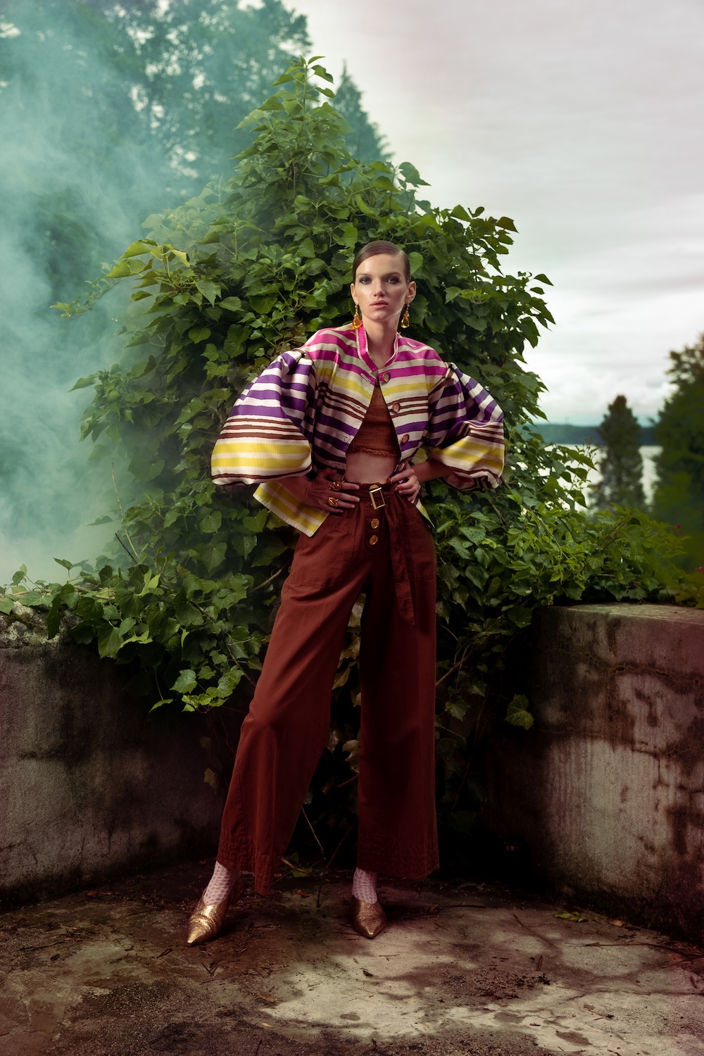 avenger-coren-pollok-styling-Maison-common-kampagne-luxury-stiped-jacket-fashion-low.jpg