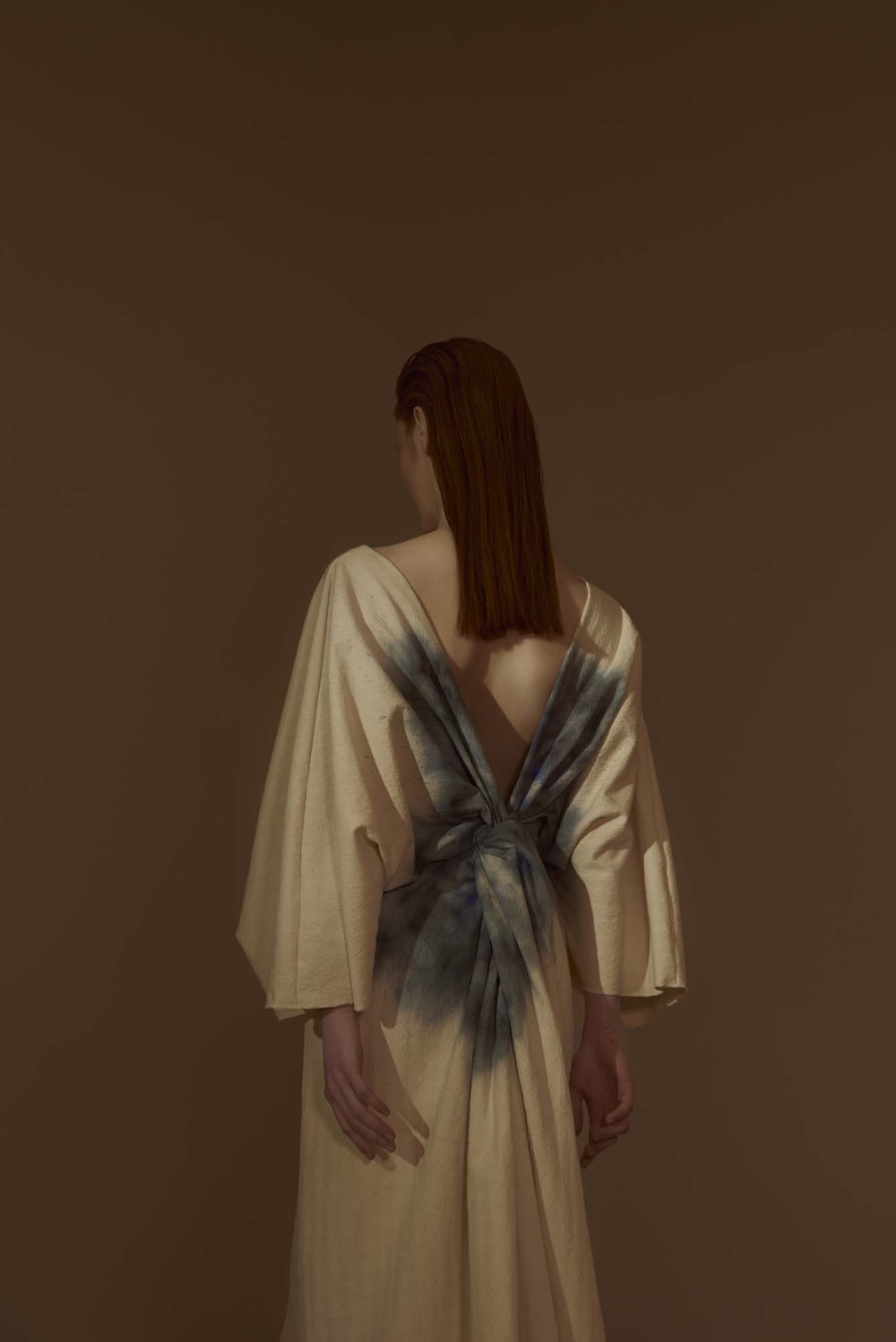 Avenger-coren-pollok-styling-amd-Nina-batic-dress-back-abschlussarbeit-2019-low.jpg